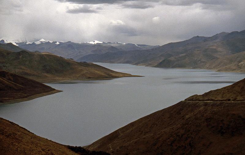 China-56-Seib-1986.jpg - Lake Yamdrok (© Roland Seib)