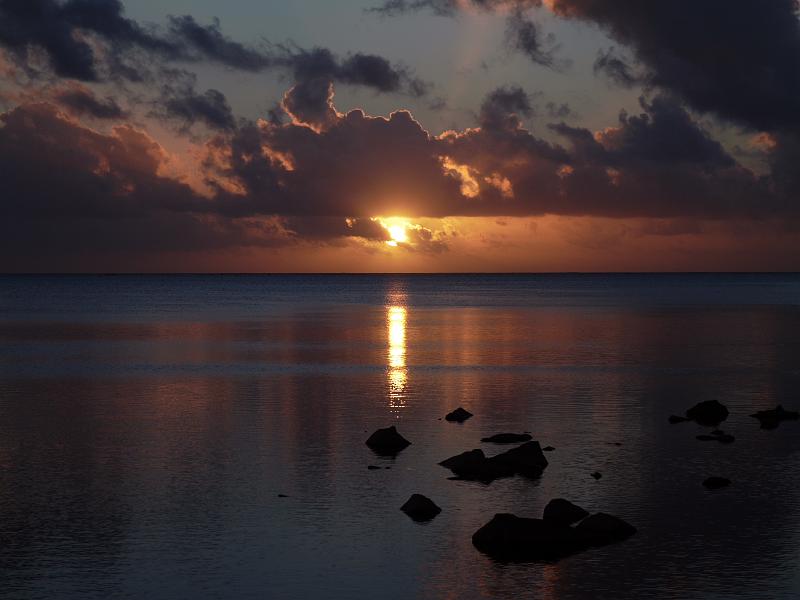 Cook-78-Seib-2011.jpg - Sunset on Aitutaki (Photo by Roland Seib)