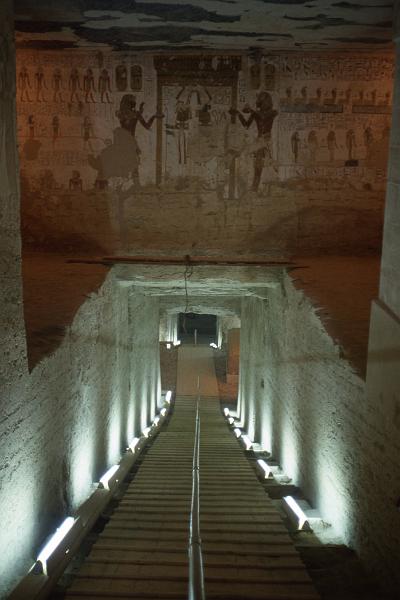 Egypt-26-Seib-1980.jpg - Entrance to the tomb (Photo by Roland Seib)