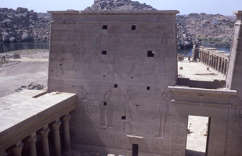 Egypt-32-Seib-1980.jpg - Isis temple of Philae (Photo by Roland Seib)