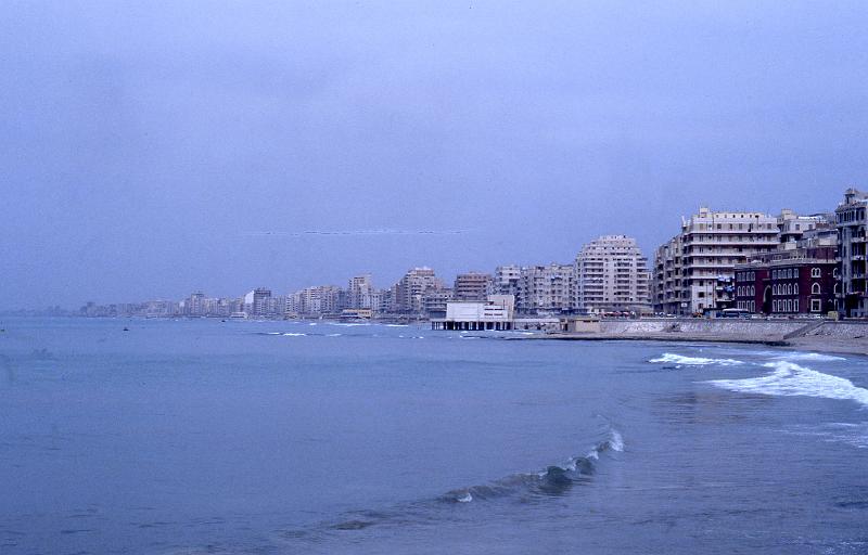 Egypt-35-Seib-1980.jpg - Alexandria waterfront on the Mediterranean Sea (Photo by Roland Seib)