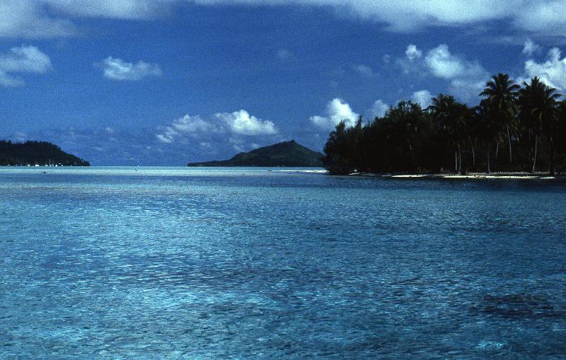 FranzPoly-17-Seib-1994.jpg - Lagoon, Bora Bora (© Roland Seib)