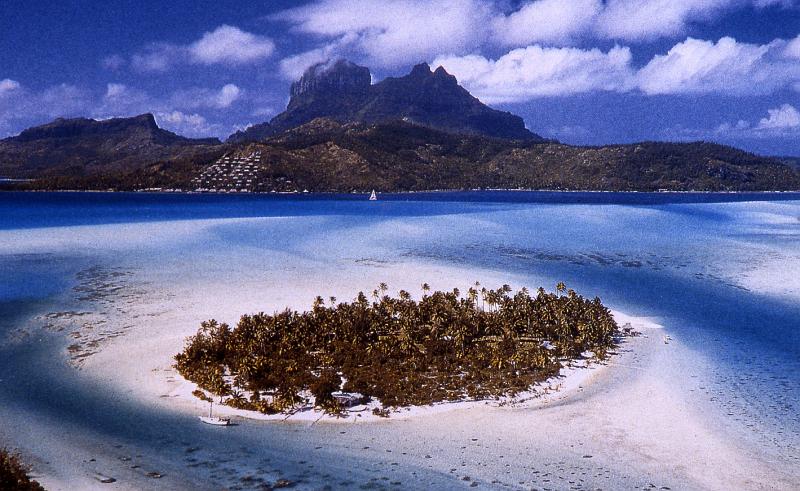 FranzPoly-21-Seib-1994.jpg - Lagoon, Bora Bora (© unknown)