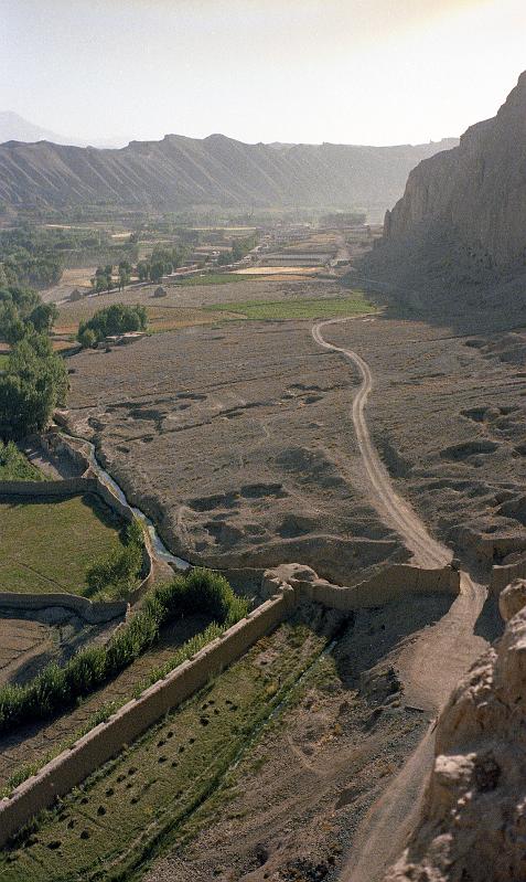 India-12-Seib-1978.jpg - Bamiyan valley (© Roland Seib)