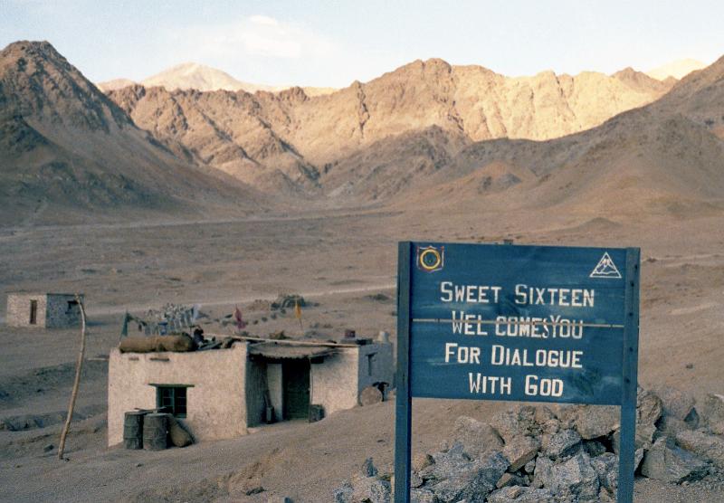 India-57-Seib-1978.jpg - 16,000 ft or 4,877 m (© Roland Seib)