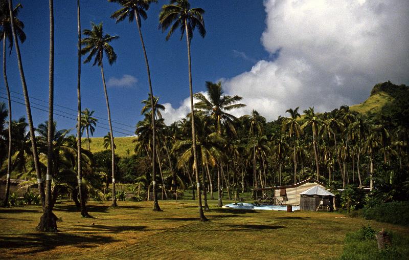 Fiji-10-Seib-1988.jpg - Guesthouse at one of the Island´s plantations (© Roland Seib)