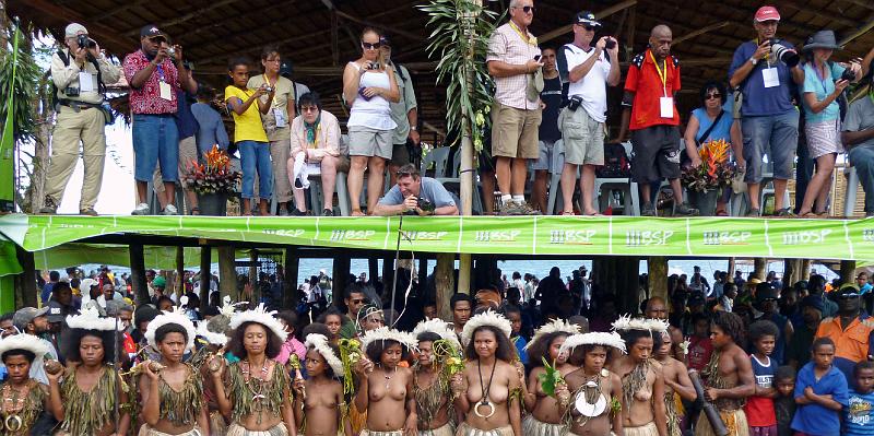 PNG2-25-Seib-2012.jpg - Tribune and dance performers (Photo by Roland Seib)
