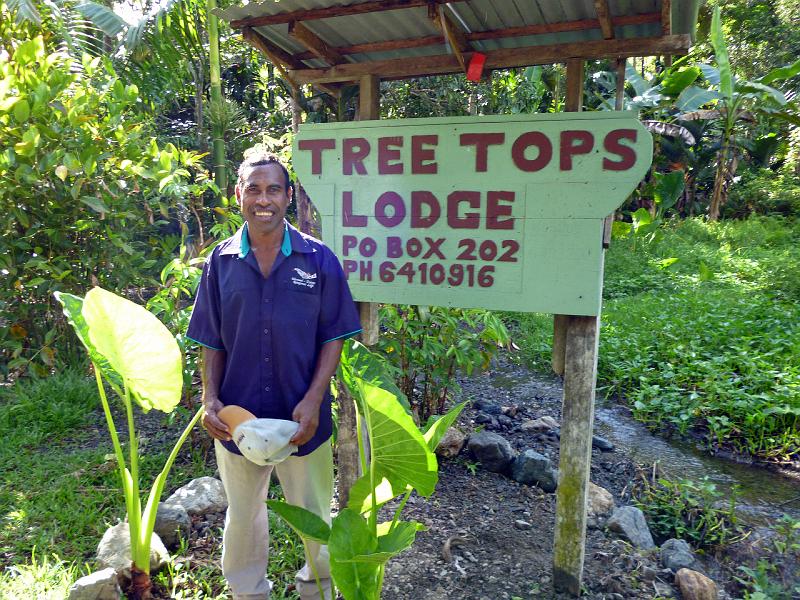 PNG2-36-Seib-2012.jpg - Warren Dipole, host and guide of the lodge (Photo by Roland Seib)