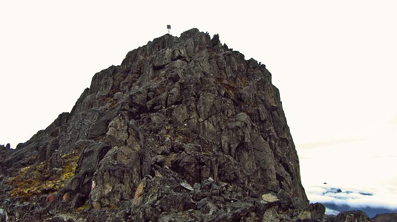 PNG5-05-Schoenherr-2012.jpg - The granite peak of Mount Wilhelm (Photo by Till Schönherr)