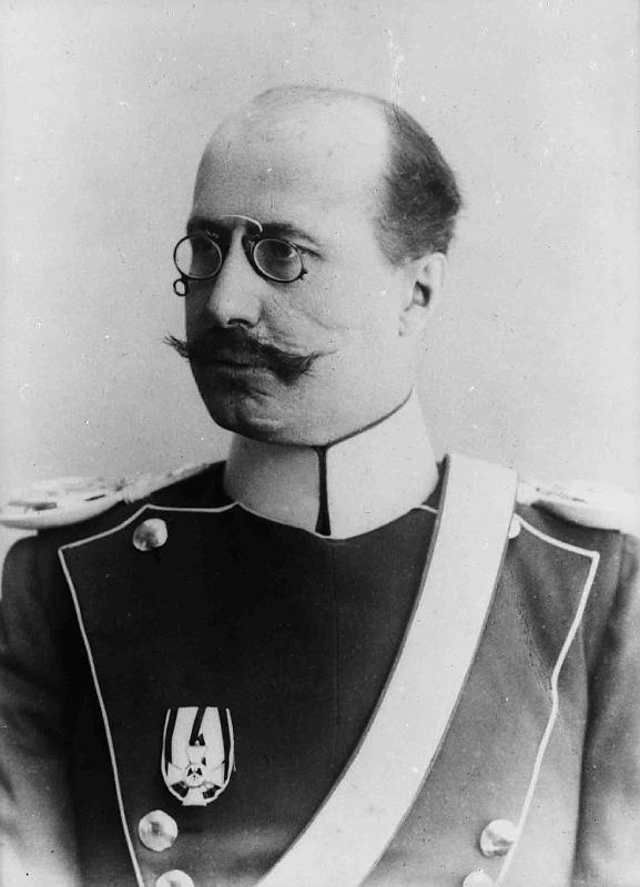 PNG7-41.jpg - Rudolf von Bennigsen / Kaiserl. Gouverneur von Deutsch Neu Guinea 1899-1902 (source: http://www.ub.bildarchiv-dkg.uni-frankfurt.de/Bildprojekt/frames/hauptframe.html; 15.2.2013)