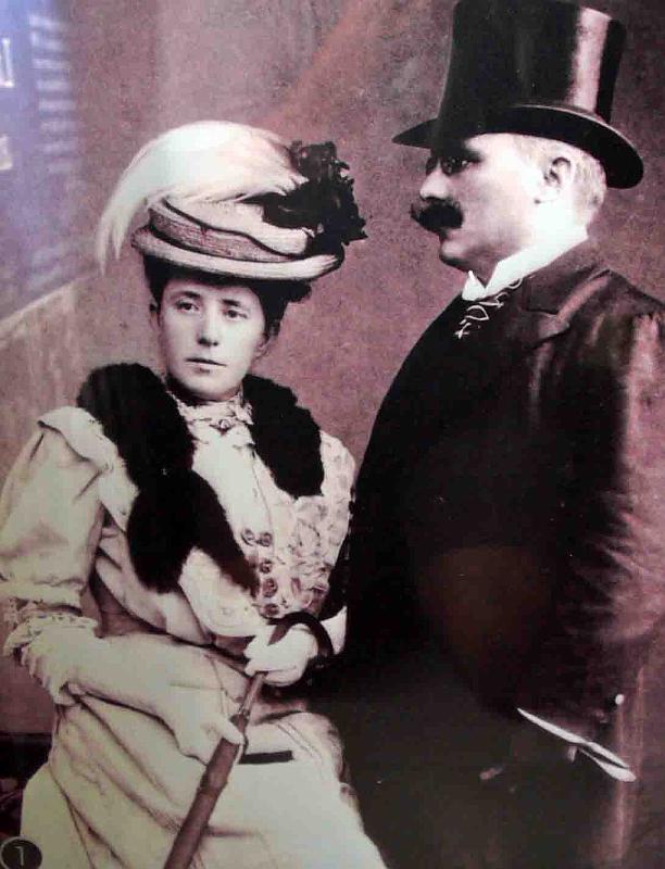 PNG7-47.jpg - Governor Hahl with his wife, Luise von Seckendorff-Aberdar (1875-1935) (source photo: exhibition “Tupela Poroman. Old Ties and New Relationships”, East New Britain Historical and Cultural Centre, Kokopo)(Photo by Roland Seib)