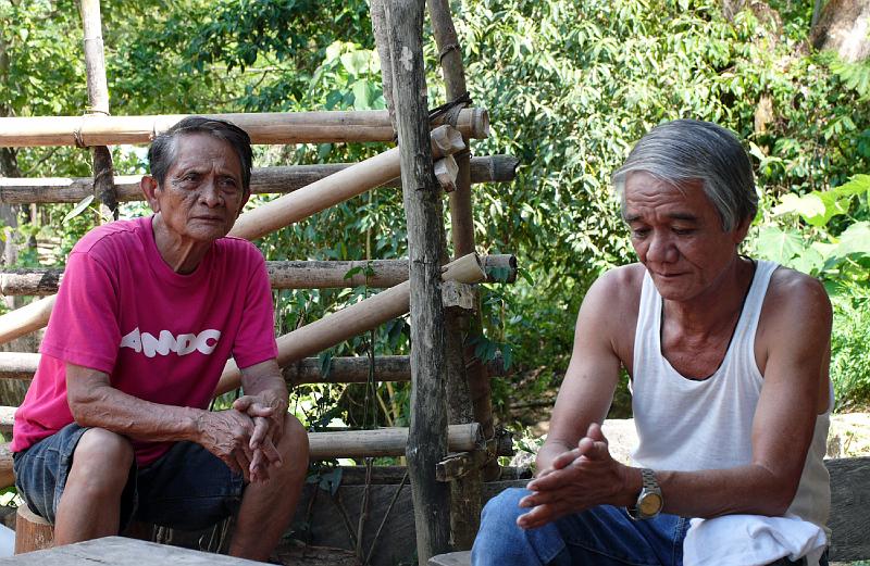 Philippines-32-Seib-2012.jpg - Consultation with village elders engaged in mining, Patok (Photo by Roland Seib)