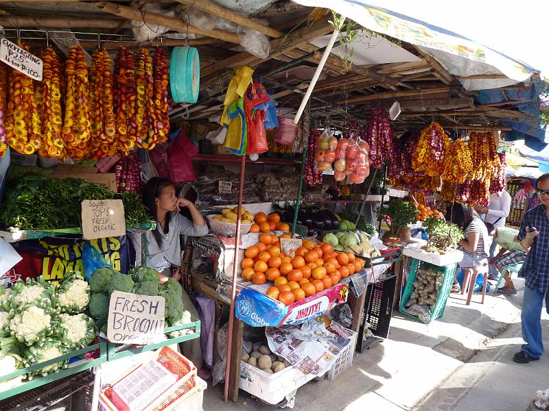 Philippines-63-Gantert-2012.JPG - Shop Baguio, Luzon (Photo by Stephanie Gantert)