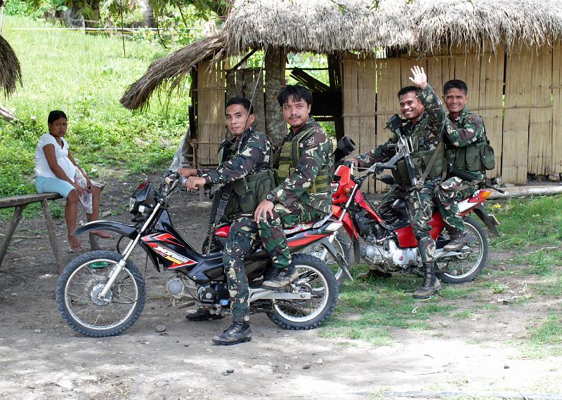 Philippines-74-Seib-2012.jpg - Departure of the Army escort (Photo by Roland Seib)