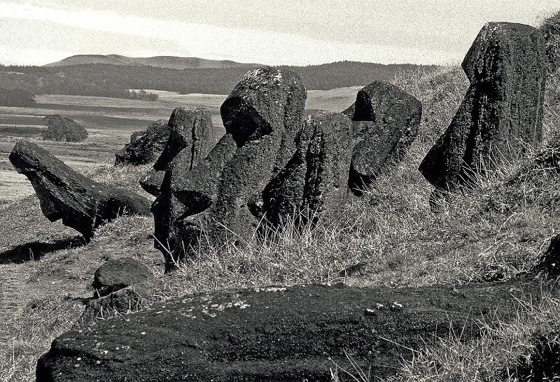 Rapanui-03-Seib-2000.jpg - Moai (© Roland Seib)
