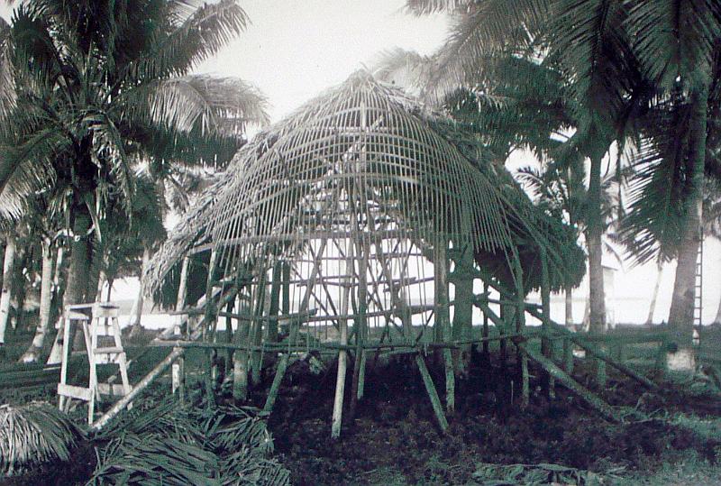 Samoa-50-Seib-2011.jpg - The construction of the Samoan Fale. The living room and office of Otto Tetens, Head of the Observatory, in September 1902. It was unusual that a European used the Samoan building style for his house. Photographer: Otto Tetens (source photo and explanation: Museum of Samoa, Apia)(Photo by Roland Seib)