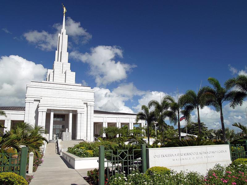 Samoa-69-Seib-2011.jpg - Temple of the Mormons, Vaitele Street, Apia (Photo by Roland Seib)
