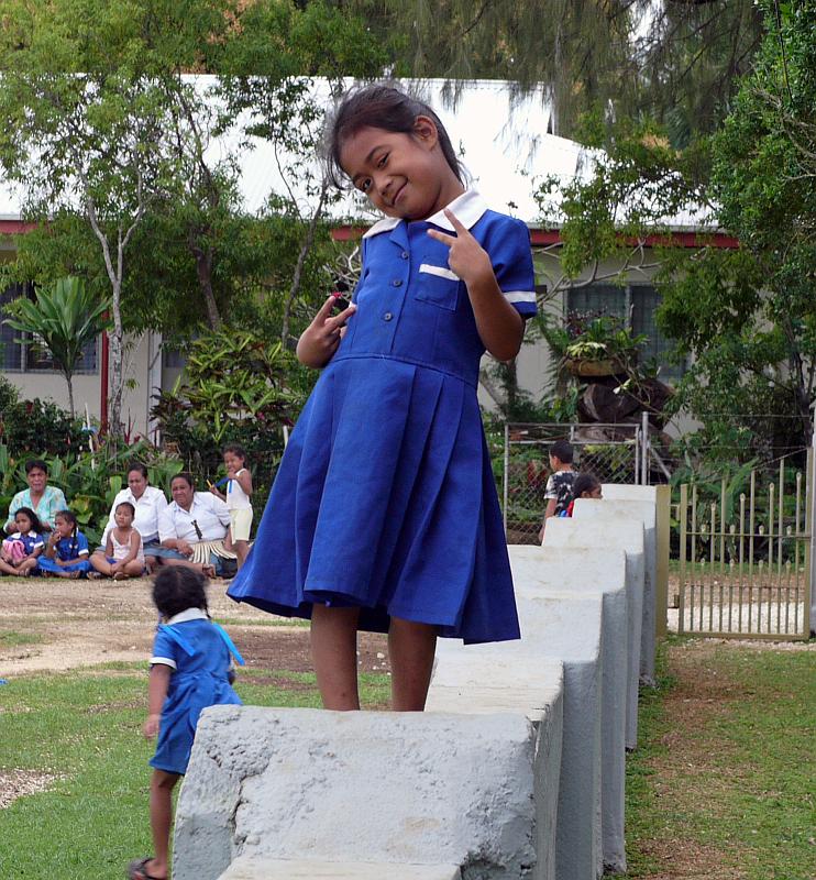 Tonga-32-Seib-2011.jpg - School children behind the church building (Photo by Roland Seib).