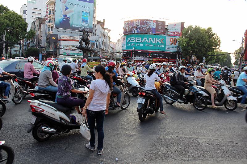 Vietnam-23-Unterkoefler-2013.jpg - Rush hour in Ho Chi Minh City (Photo by Alexander Unterköfler)