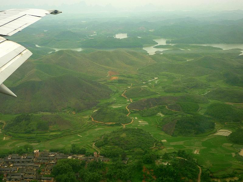 China-25-Unterkoefler-2012.JPG - Landing in Guilin with Li river (Photo by Dieter Unterköfler)