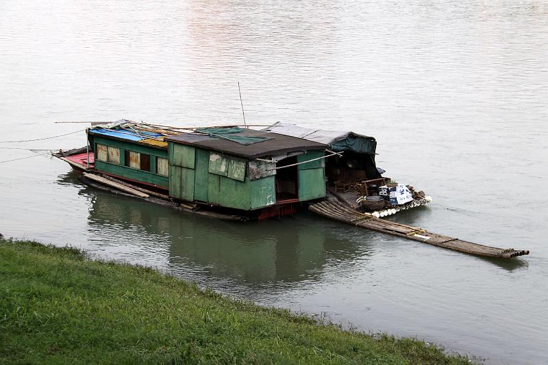 China-35-Unterkoefler-2012.JPG - Li river houseboat, Guilin (Photo by Dieter Unterköfler)