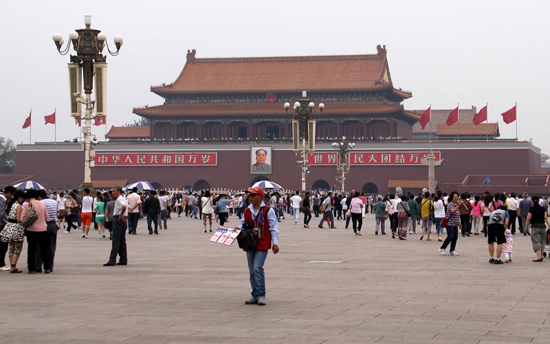 China-53-Unterkoefler-2012.jpg - Tiananmen Square (Gate of Heavenly Peace)(Photo by Dieter Unterköfler)