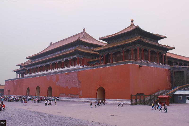 China-58-Unterkoefler-2012.JPG - Meridian gate of the Forbidden City in Beijing (Photo by Dieter Unterköfler)