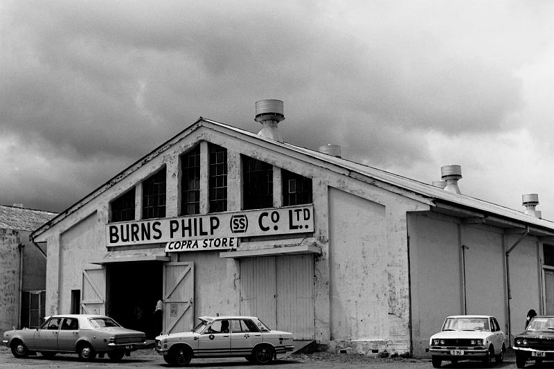 Apia-11-Hartmann-1971.JPG - Burns Philp Cobra Store Savalalo (Photo by Frank Hartmann)