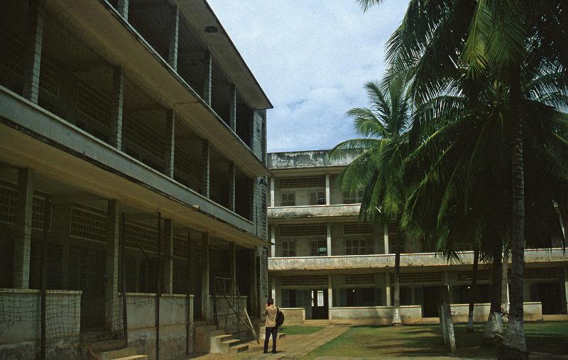 Cambodia-03-Seib-2001.jpg - Tuol Sleng Genocide Museum in Phnom Penh; Security Prison 21 (S-21) of the Khmer Rouge regime from 1975 to 1979 (© Roland Seib)