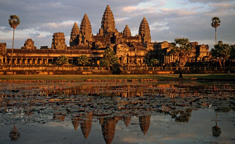 Cambodia-18-Seib-2001.jpg - Angkor Wat (© Roland Seib)