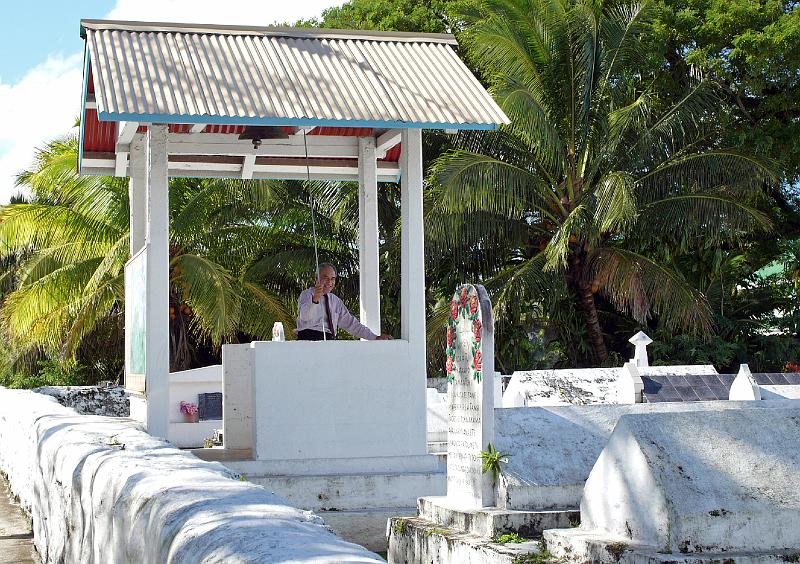 Cook-30-Seib-2011.jpg - Church Minister, Cook Islands Christian Church, Arorangi (Photo by Roland Seib)