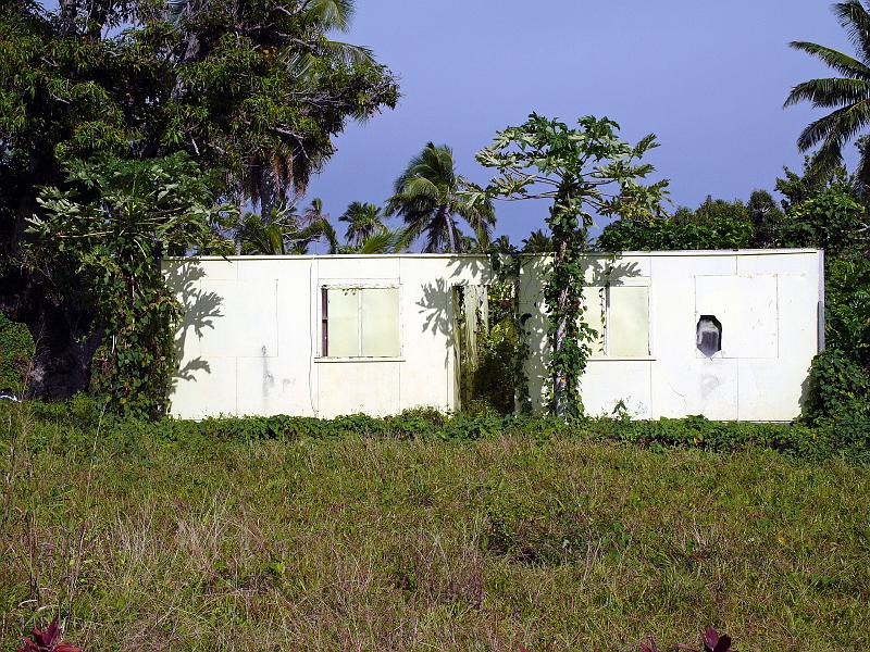 Cook-65-Seib-2011.jpg - Abandoned house, East coast (Photo by Roland Seib)