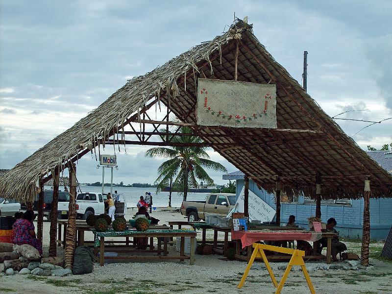 Fiji-etc-23-Feldmann-2006.JPG - Local market, Majuro (Photo by Martin Feldmann)