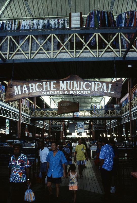 FranzPoly-08-Seib-1994.jpg - Central market in Papeete (© Roland Seib)