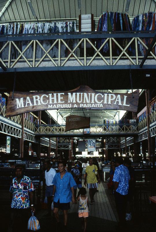 FranzPoly-08-Seib-1994.jpg - Central market in Papeete (© Roland Seib)