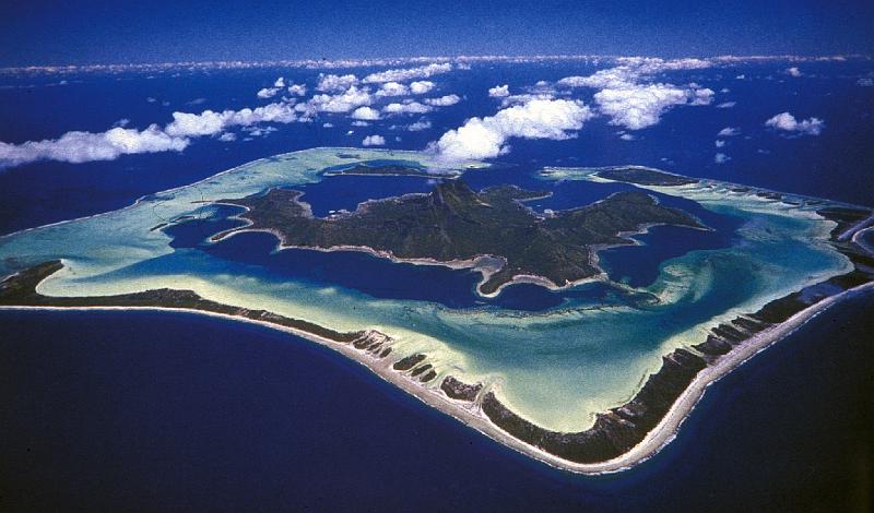 FranzPoly-15-Seib-1994.jpg - Air view of Bora Bora (© unknown)