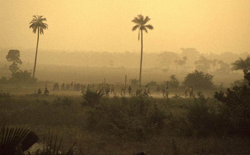 Guinea-07-Seib-1983.jpg - Soccer field (photo: Roland Seib)