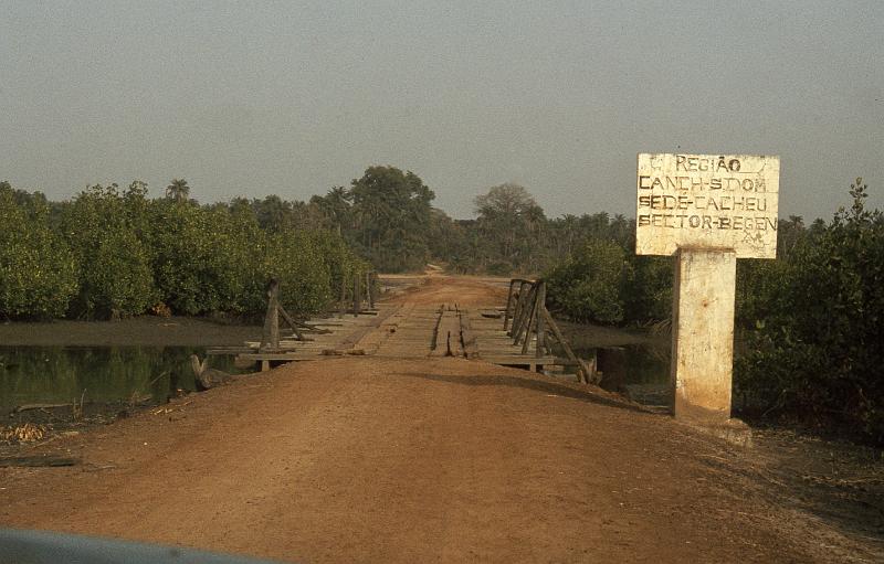 Guinea-21-Seib-1983.jpg - (photo: Roland Seib)