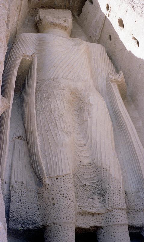 India-12b-Seib-1978.jpg - Second Buddha of Bamiyan, 38 m, also destroyed by the Taliban in 2001 (© Roland Seib)
