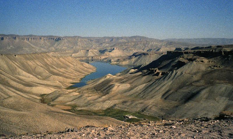 India-15-Seib-1978.jpg - Biggest of the six lakes near Band-e Amir, 75 kilometers to the north-west of the ancient city of Bamiyan; most important tourist destination in Afghanistan after the Buddhas of Bamiyan (© Roland Seib)