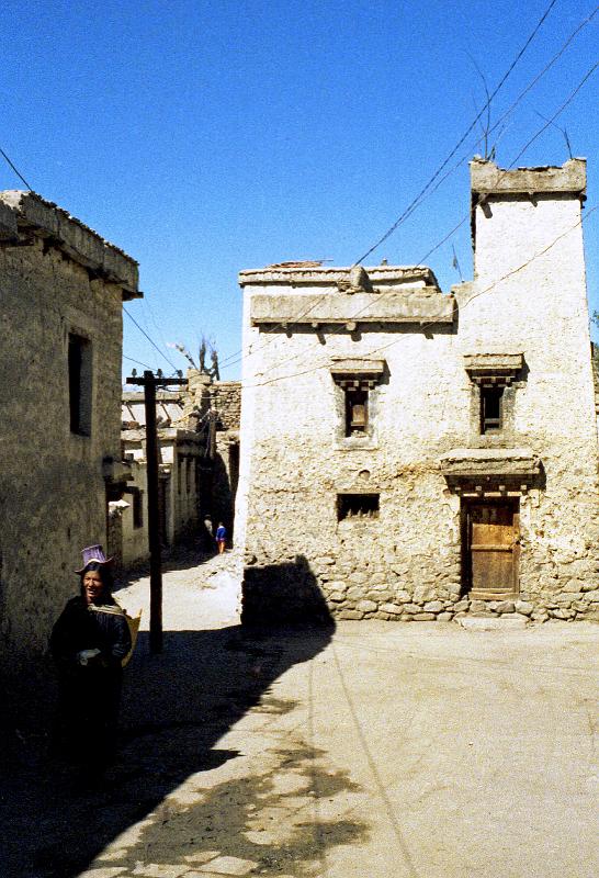 India-44-Seib-1978.jpg - Traditional house (© Roland Seib)