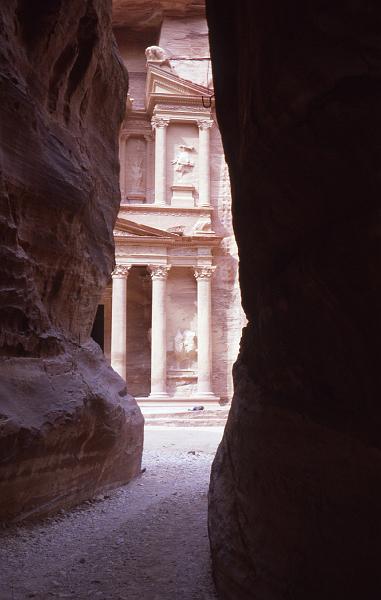 Jordan-11-Seib-1980.jpg - The end at the opposite side of the vault, Al-Khazneh (the Treasury)(photo by Roland Seib)
