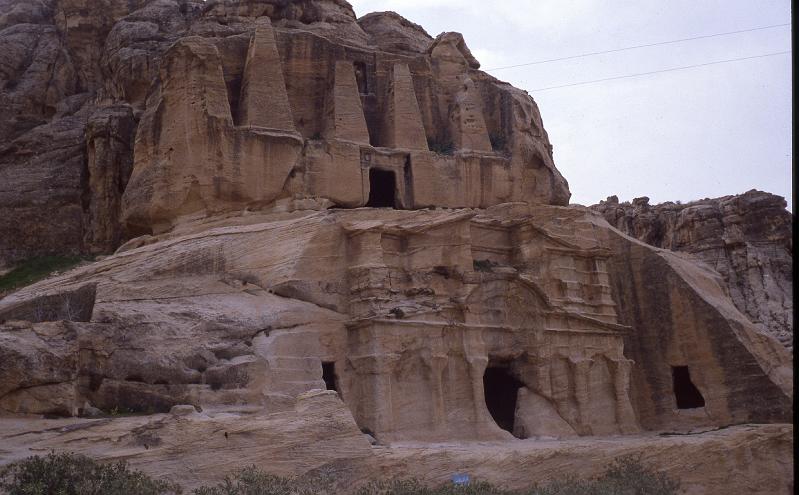 Jordan-22-Seib-1980.jpg - ‘Bab Al Siq’ is Arabic for gateway to the ‘siq’ (photo by Roland Seib)