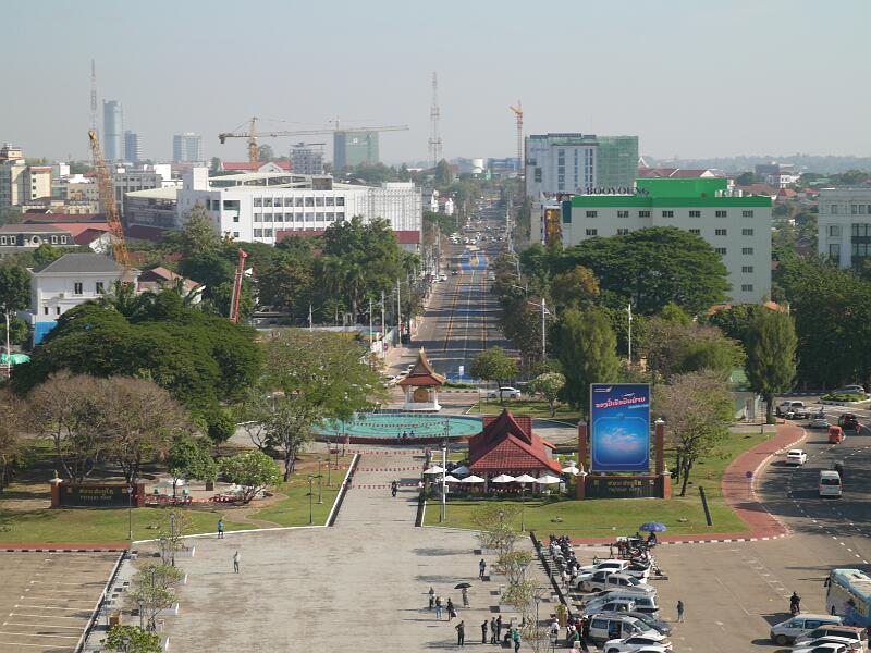 Laos1-16-Seib-2025.JPG - View from Patuxai towards the northeast (Photo by Roland Seib)