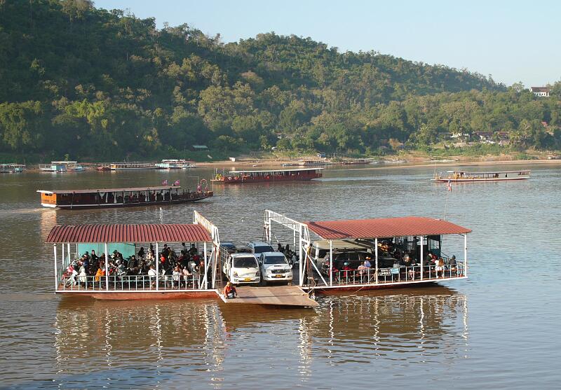 Laos1-56-Seib-2025.JPG - Mekong ferry (Photo by Roland Seib)