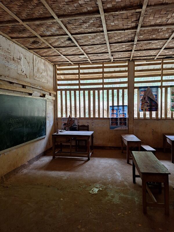 Laos1-86-Seib-2025.jpg - Local scholl (Photo by Roland Seib)