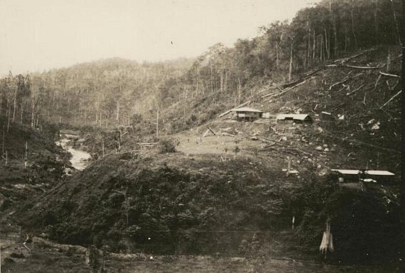 Mining-01-1933.jpg - Gold mine in Wau 1933 (source: https://sites.google.com/site/highlandshistory/; accessed: 2.2.2013)