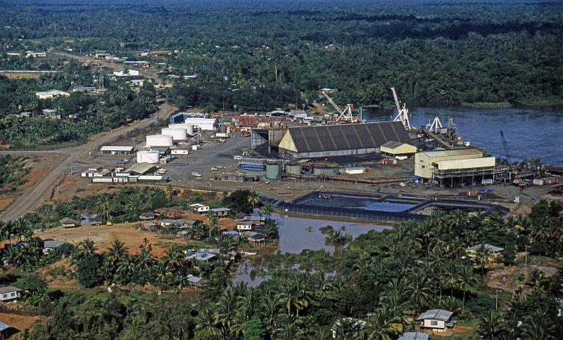 Mining-24-Seib-1997.jpg - Kiunga at the Fly River (Photo by Roland Seib)