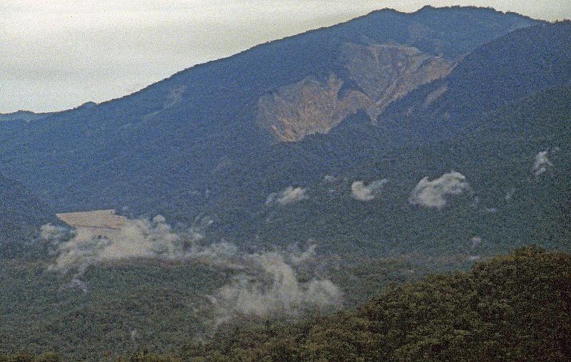 Mining-29-Seib-1997.jpg - Star Mountains with massive natural erosion (Photo by Roland Seib)