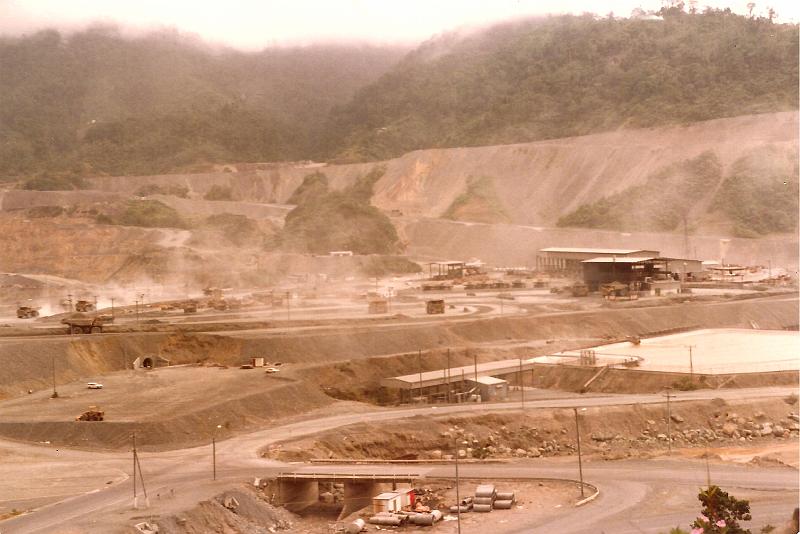 Mining-43-1975.jpg - Panguna mine 1975 (source: https://sites.google.com/site/islandshistory/bougainville; accessed: 2.2.2013)
